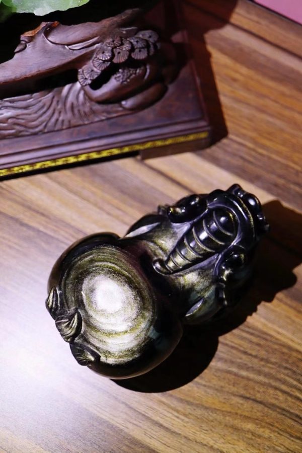 两只臀部饱满的貔貅,一只招财、一只守财,好事成双-菩心晶舍