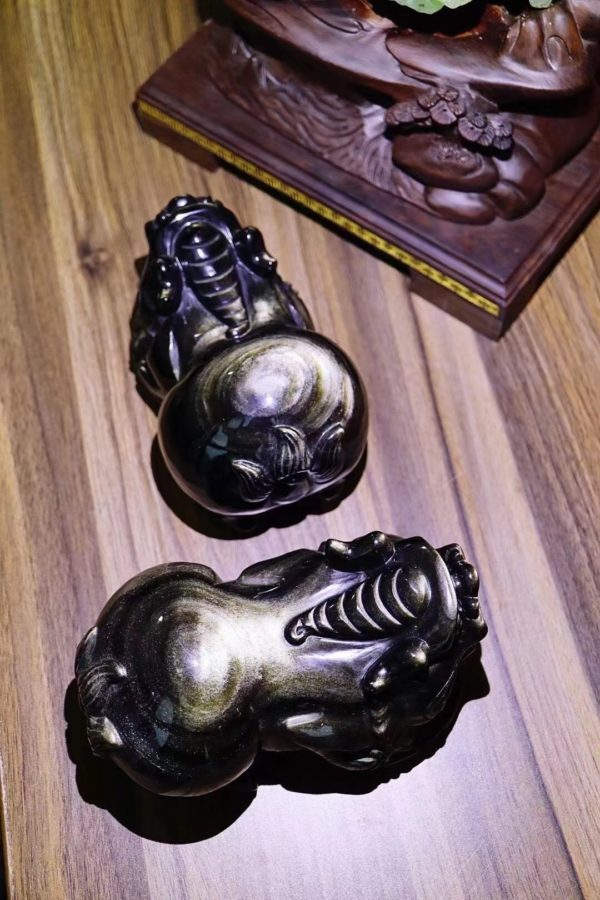 两只臀部饱满的貔貅,一只招财、一只守财,好事成双-菩心晶舍