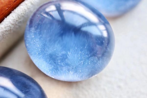 有小可爱问我,为什么蓝发晶是治愈抑郁的-菩心晶舍