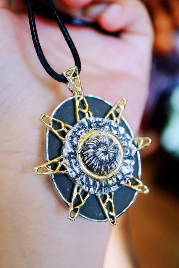 加拿大斑彩宝石贵不贵?-菩心晶舍