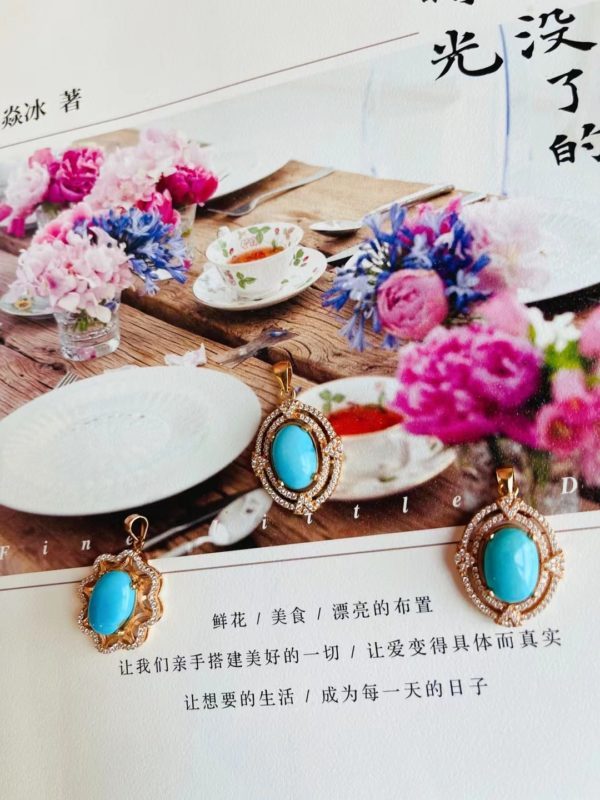 原矿高瓷高蓝的绿松石蛋面,纯银镀金镶嵌,超衬肤色-菩心晶舍