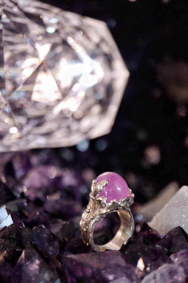 这一枚紫锂辉蝶恋花戒指,带着魔法-菩心晶舍