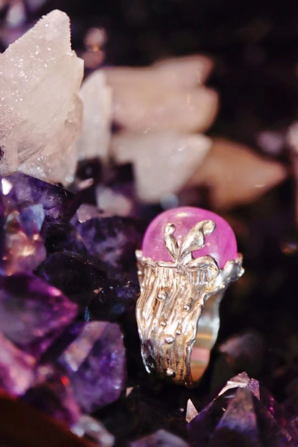 这一枚紫锂辉蝶恋花戒指,带着魔法-菩心晶舍