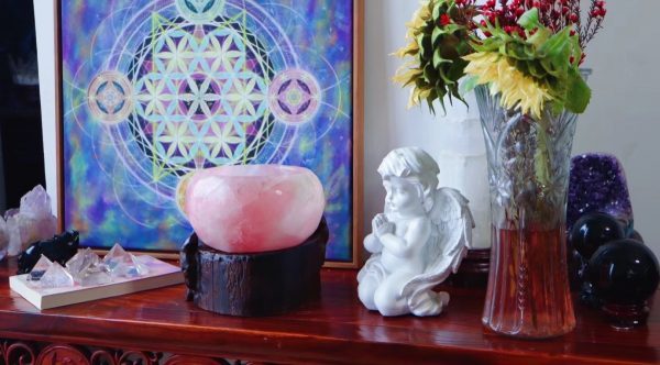 大自然创作的粉晶聚宝盆-菩心晶舍