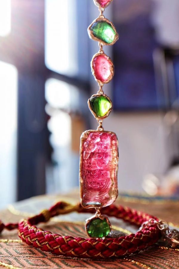 一条碧玺的年年有余,再加一条超气质的暗红龙鳞手绳,年味来了-菩心晶舍