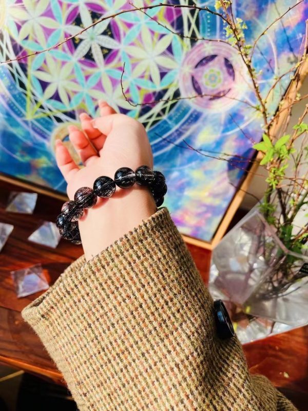 顶级巴西黑发晶,领袖之石,boss级别必备的晶石-菩心晶舍