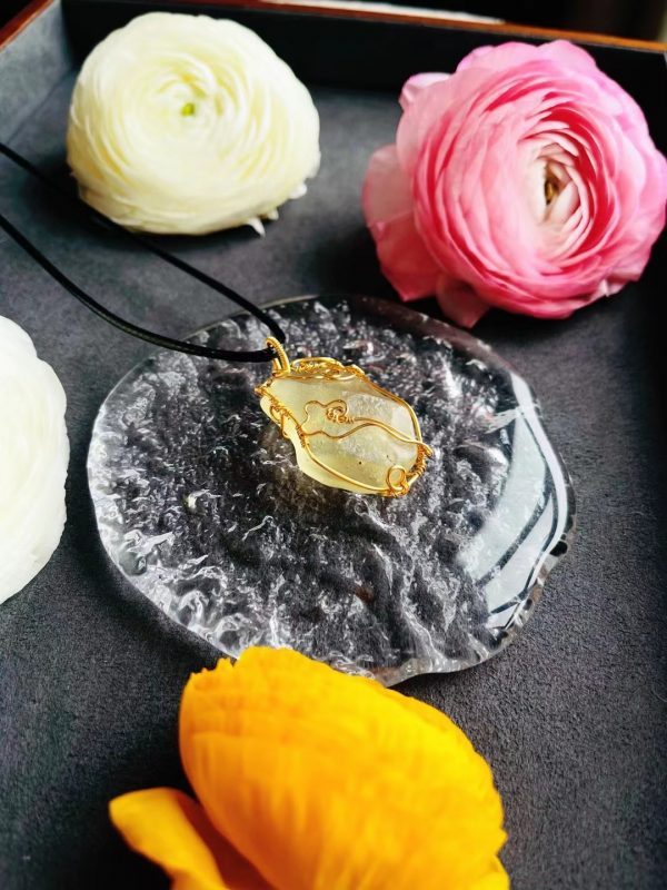 黄金陨石坠,万事皆胜意,年年自欢愉-菩心晶舍