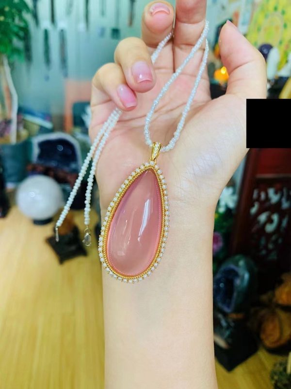 粉晶,是最温柔的一种晶石了,看一眼就被治愈-菩心晶舍