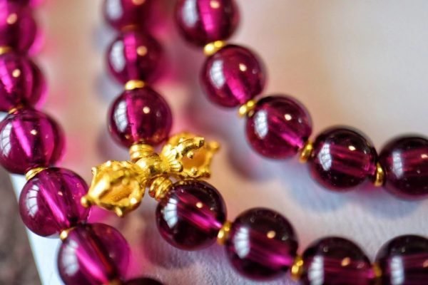 千足金跟石榴石真是绝配!-菩心晶舍