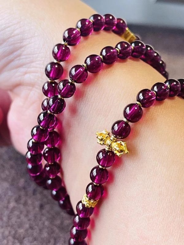 千足金跟石榴石真是绝配!-菩心晶舍