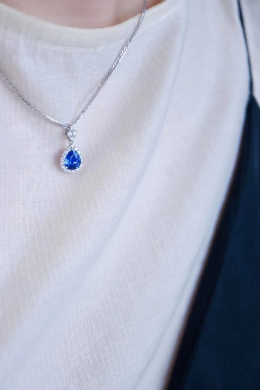 简单款蓝宝石的镶嵌，一定要用最好的皇家蓝-菩心晶舍