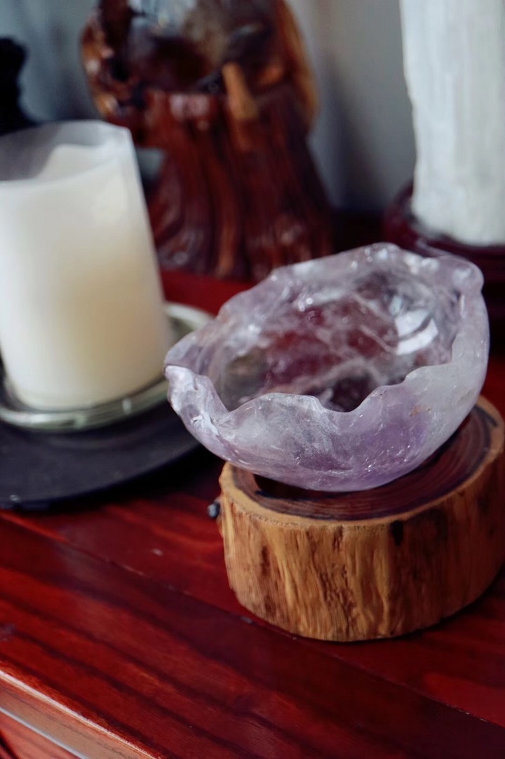 【紫晶盆】在西方被称为“爱的守护石”，象征纯洁美好的爱情-菩心晶舍