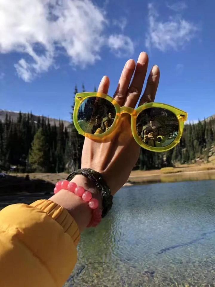 菩心晶舍-捷克陨石、红纹石 新手入坑,水晶应该戴左手还是戴右手?-菩心晶舍