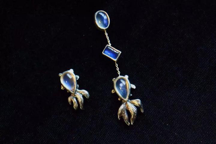 菩心晶舍月光石耳饰