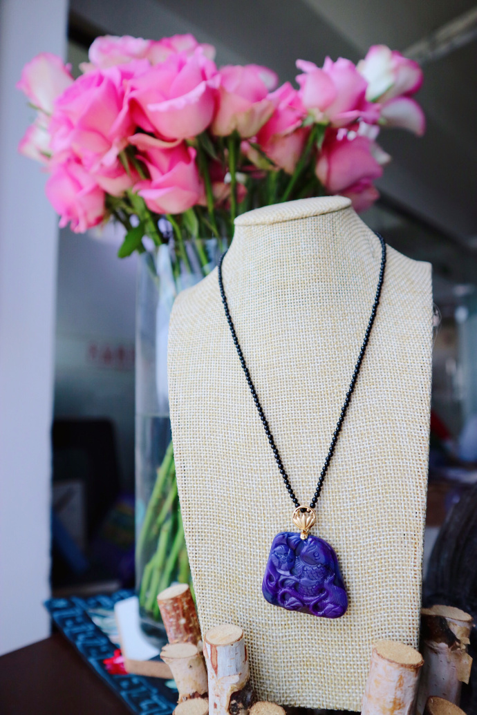 舒俱来项链/吊坠