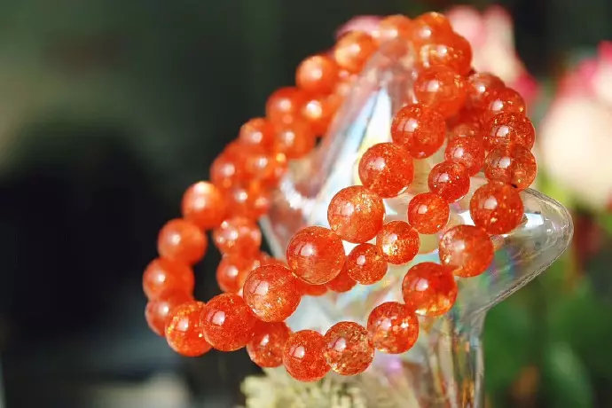 太阳石 日光石是什么?日光石(太阳石)和月光石有什么关系?-菩心晶舍