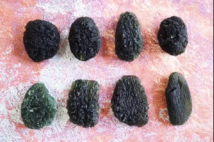 天然捷克陨石大颗粒原石 捷克陨石上到底有没有灵体?-菩心晶舍