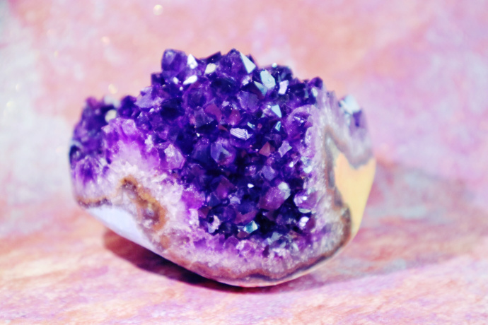 【极品爱心紫晶簇-乌拉圭】 他是乌拉圭顶级的原矿紫晶簇。-菩心晶舍