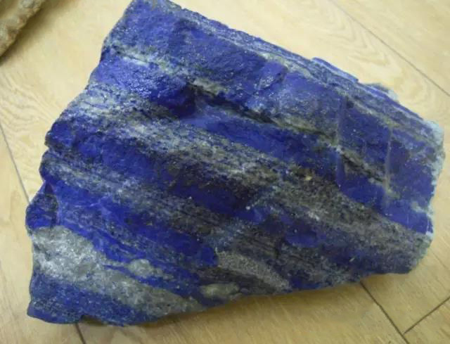 青金石新矿原石