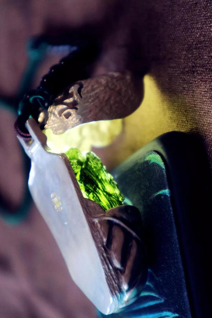 捷克陨石羽翼大卫星吊坠