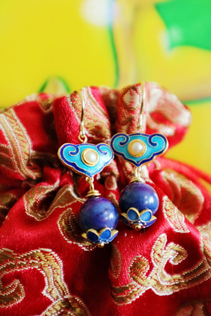 舒俱来复古耳饰