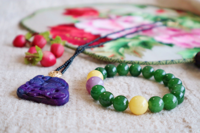 舒俱来项链/吊坠