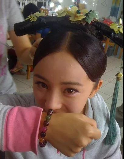 明星也爱戴水晶 新手入坑,水晶应该戴左手还是戴右手?-菩心晶舍