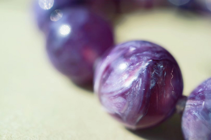 【紫龙晶 | 老山檀】紫龙晶有助于开发智慧，带来慈悲、灵性与幽默-菩心晶舍