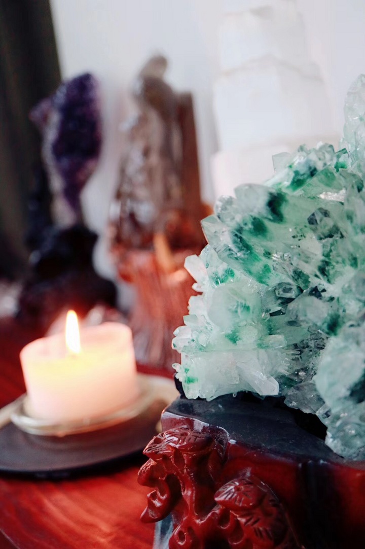 【绿幽灵晶簇】有助于缓解压力，消除紧张、焦虑等负面情绪-菩心晶舍