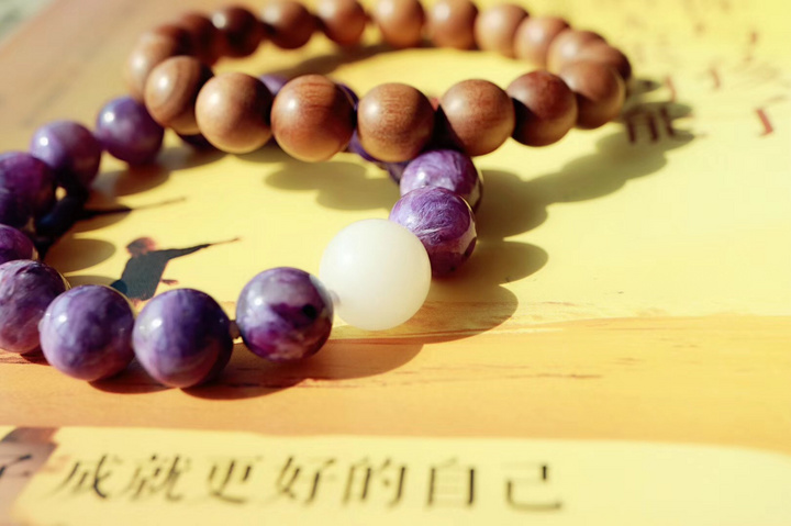 【紫龙晶 | 老山檀】紫龙晶有助于开发智慧，带来慈悲、灵性与幽默-菩心晶舍