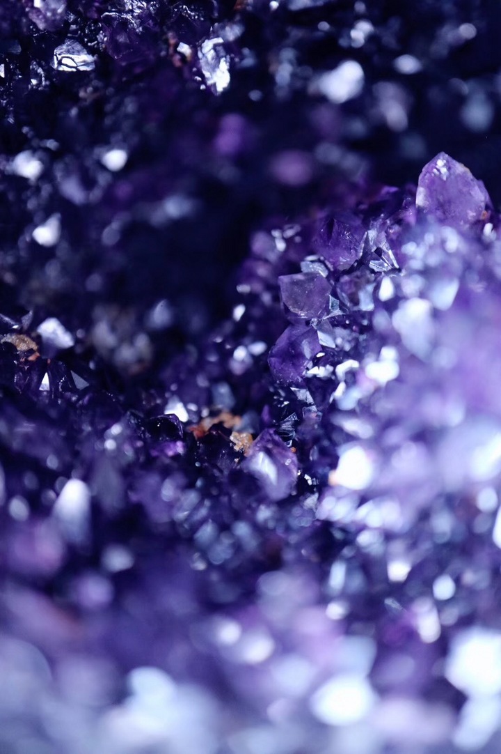 【紫晶洞】自带一朵紫晶花的顶级乌拉圭原矿小晶洞-菩心晶舍
