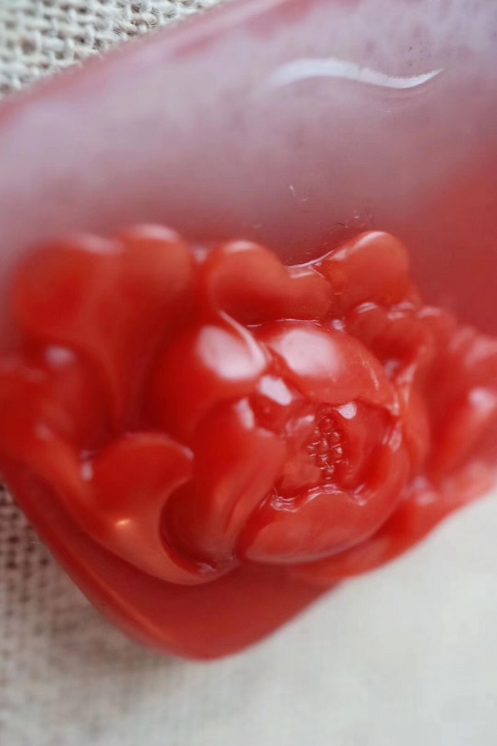 菩心保山南红 | 蝶恋花 【菩心保山南红 | 蝶恋花】又一款经典之作,温润如斯,玉质感很赞-菩心晶舍