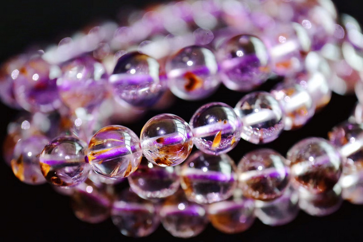 『紫钛晶』 紫钛晶，是紫水晶和钛晶的伴生矿-菩心晶舍
