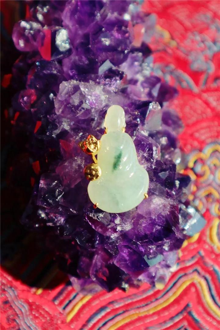 翡翠无相佛莲花吊坠