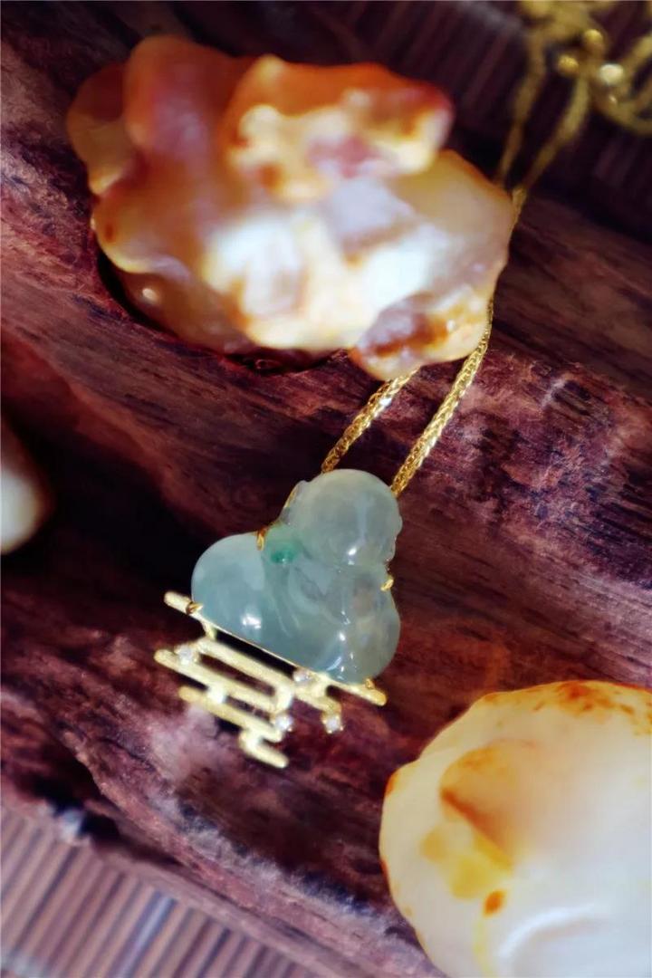 翡翠18K无相佛项链