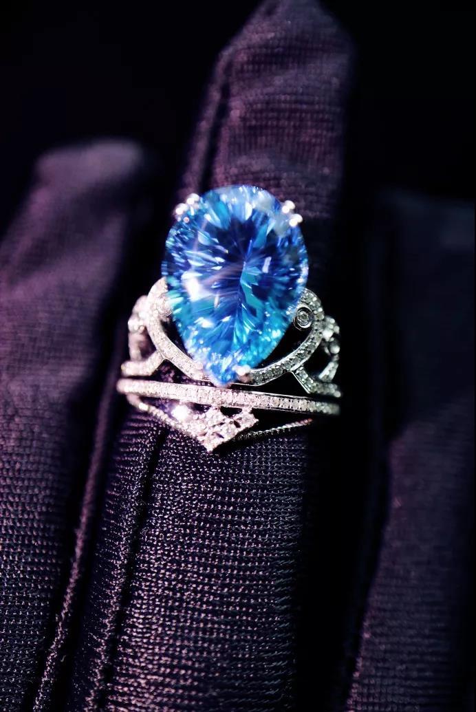 托帕石白金双圈戒指